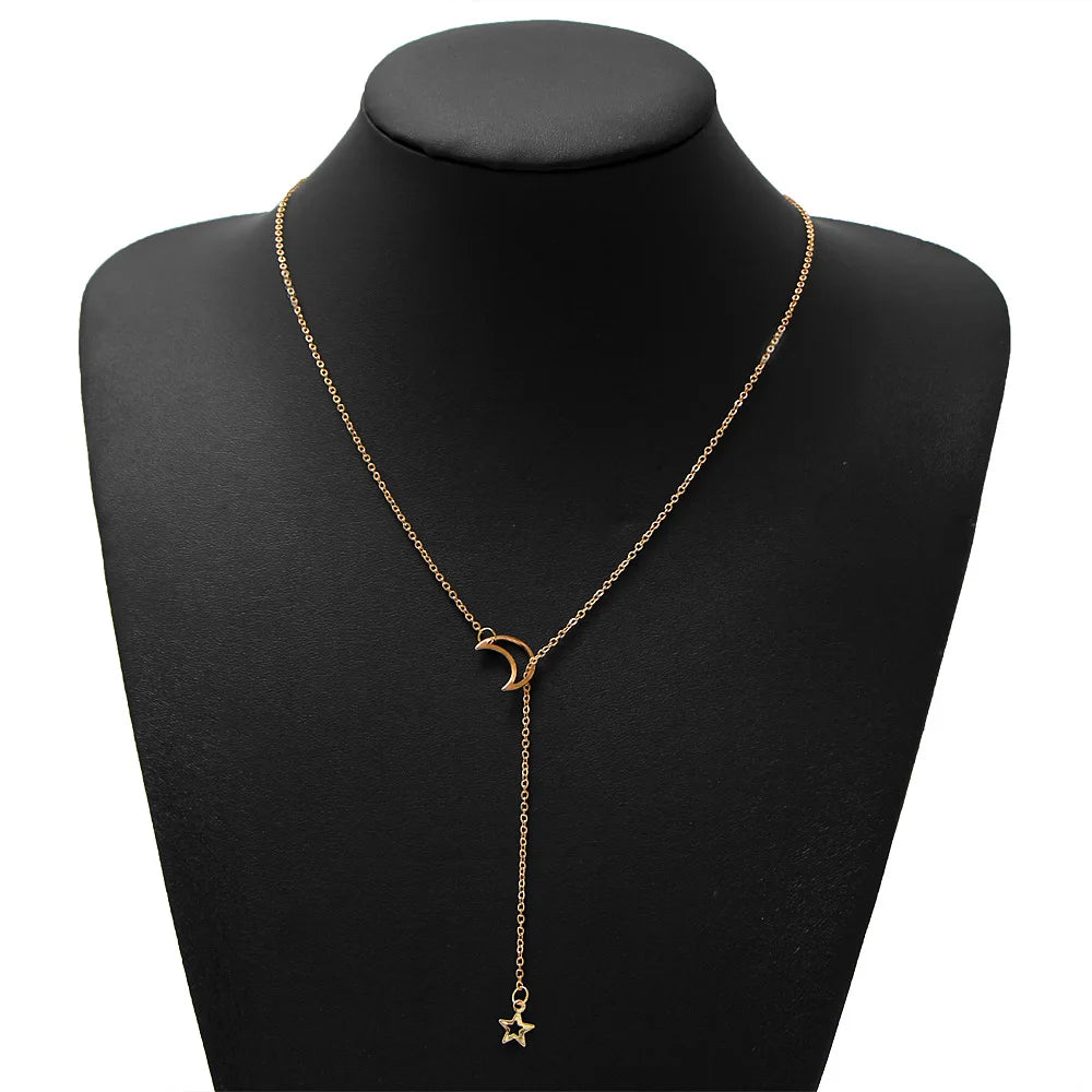 Colar Choker Lua & Estrela Dourado – Elegância na Simplicidade